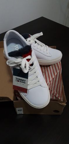 Vand adidasi Tommy Hilfiger