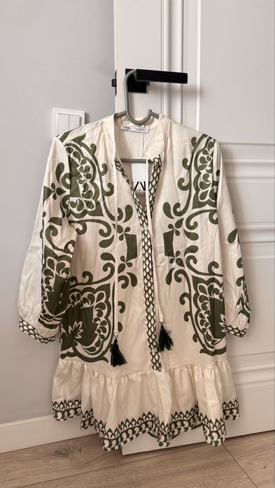 Платье Зара новое