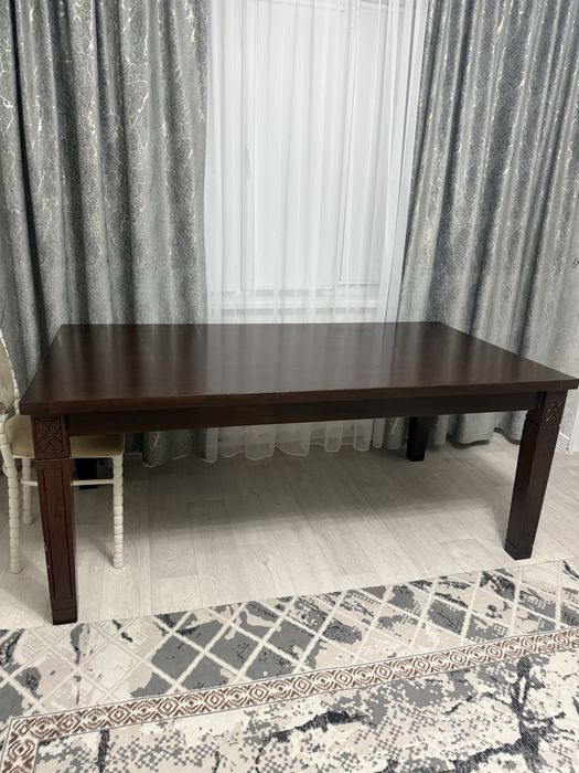 Стол гостевой в отличном состоянии