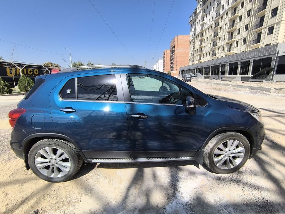 Мошина сотилади 11000