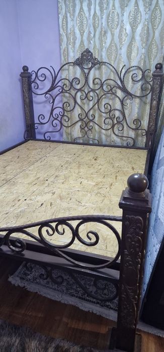 Продаётся кровать.