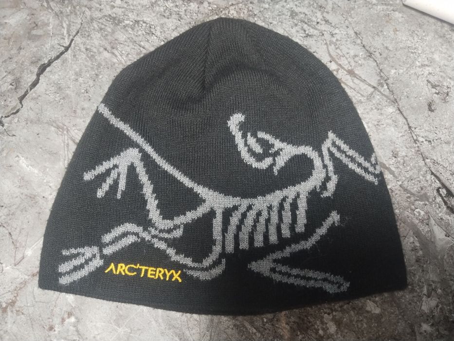 продам шапку arcteryx