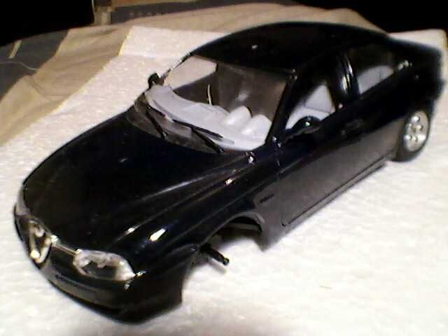 6 Machete 1:24 Porsche 911,P Cayenne ,Chrysler Ferrari348 Alfa  Romeo