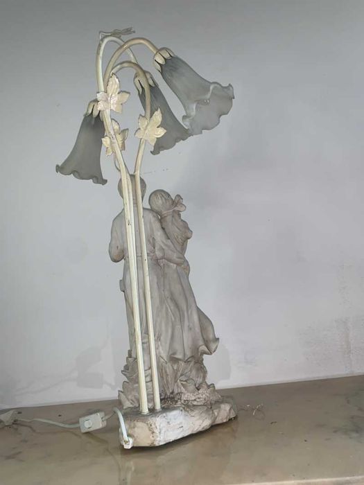 Veioza lampa scena galanta epoca indragostiti