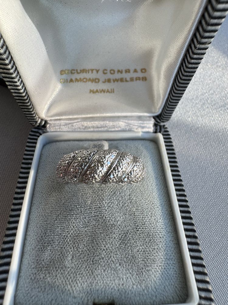 Inel din argint si diamant
