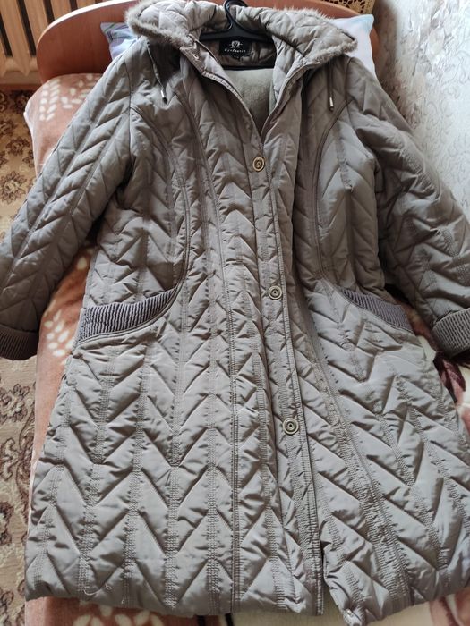 Отдам даром. Пальто осенние , размер 60. Пальто зимнее, размер 60