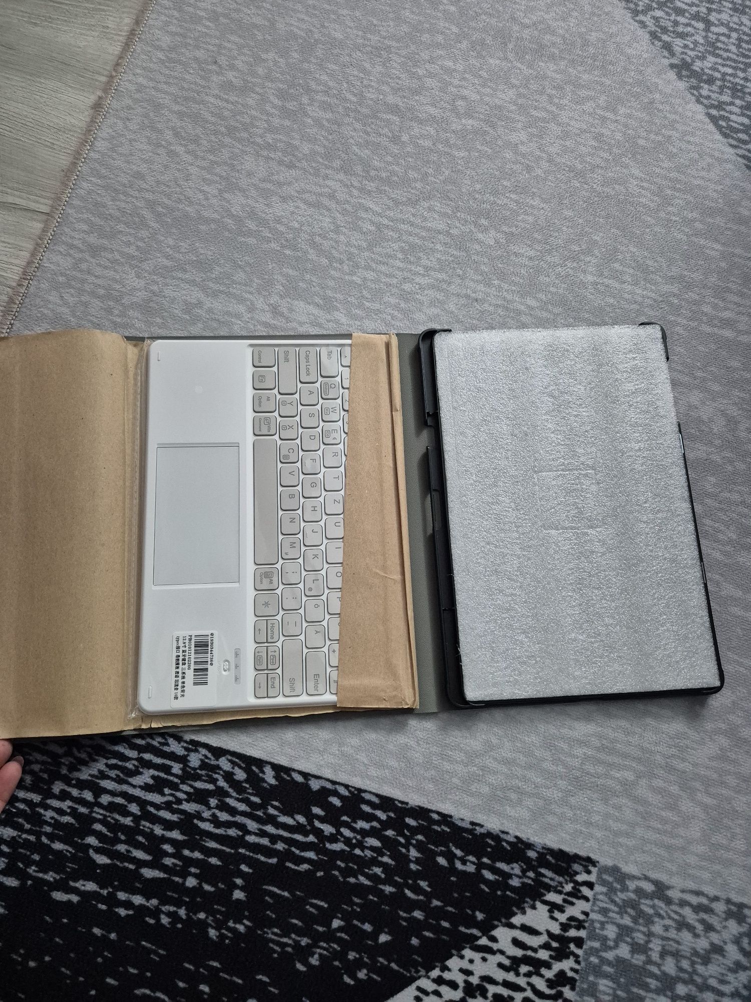 Husa de protectie cu tastatura