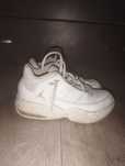 Vând Jordan max aura 3