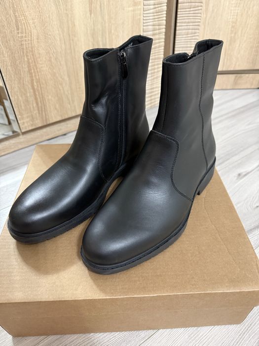 Продам кожанные сапоги