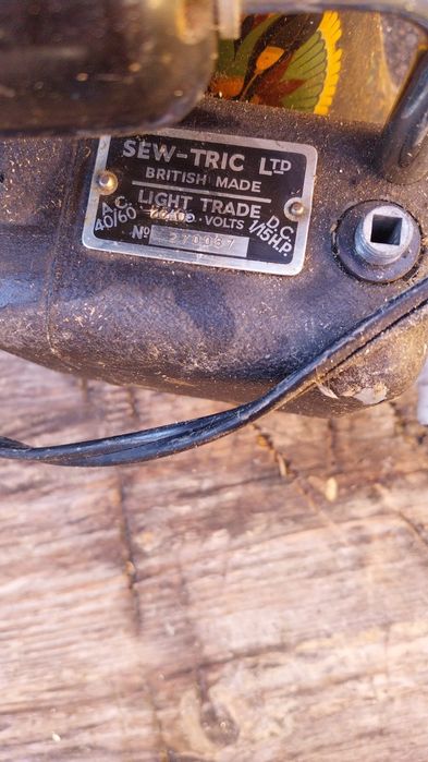 Mașina de cusut originala