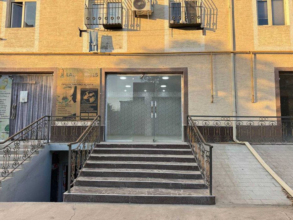buxoroda Tayyor  50m2 li do’kon sotiladi.
