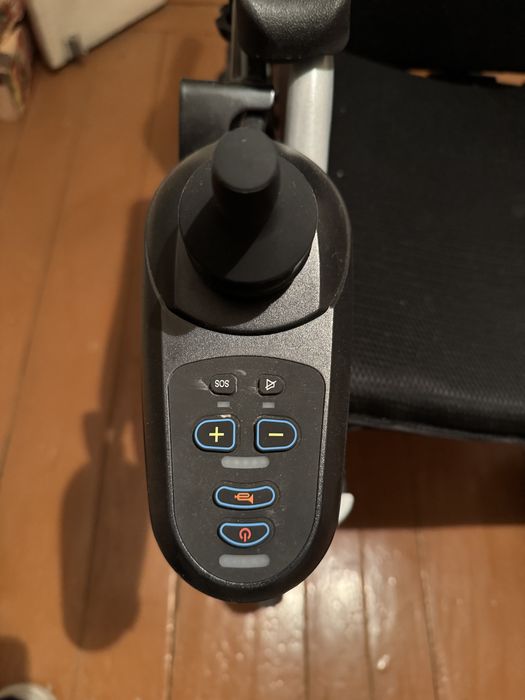 Инвалидное кресло электронный почти новый пользовались 3 4 раза