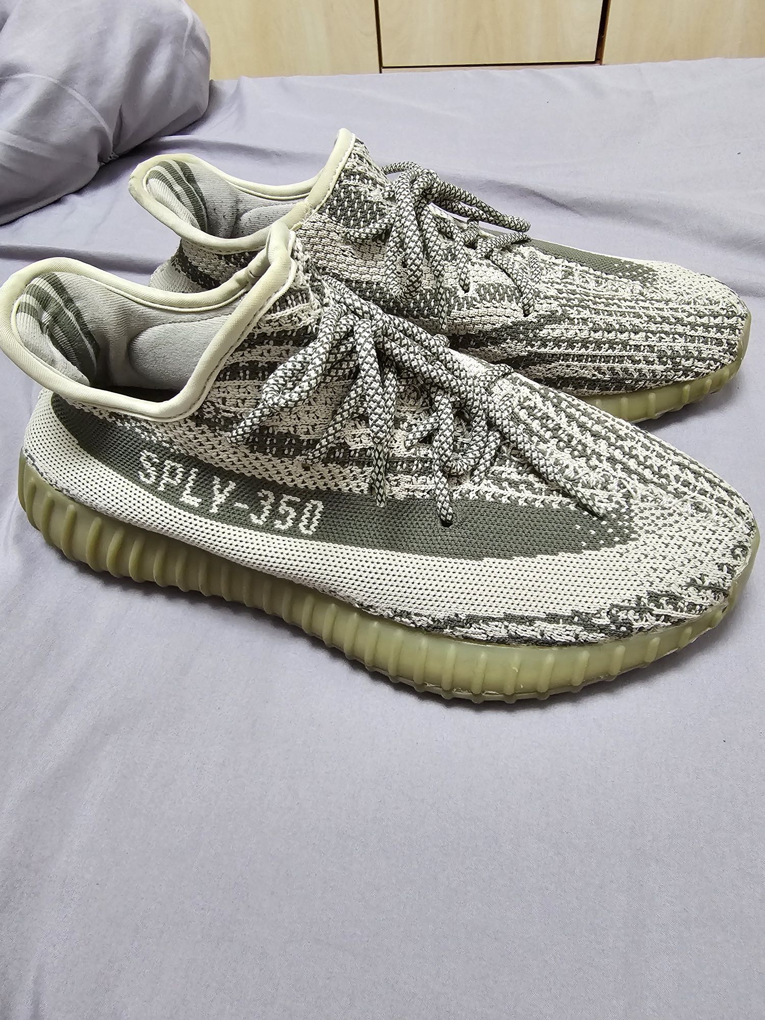 Adidasi Yezzy 350  nr 42