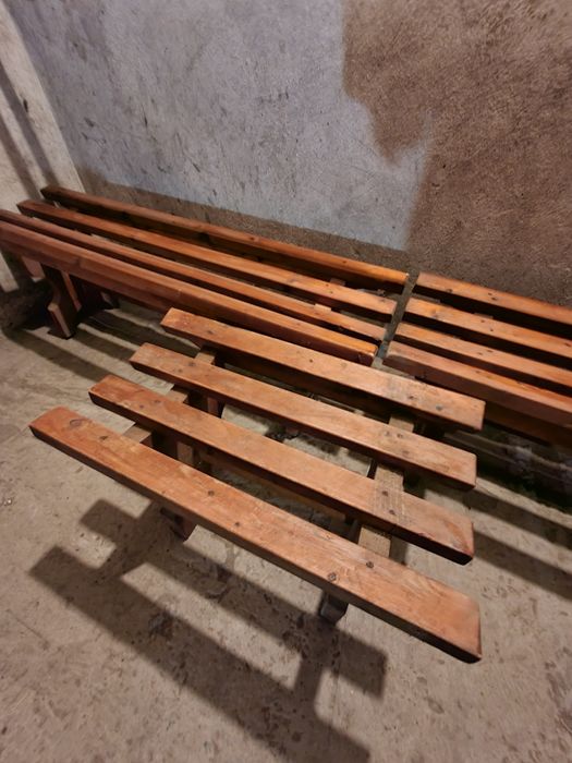 Дървени    пейки