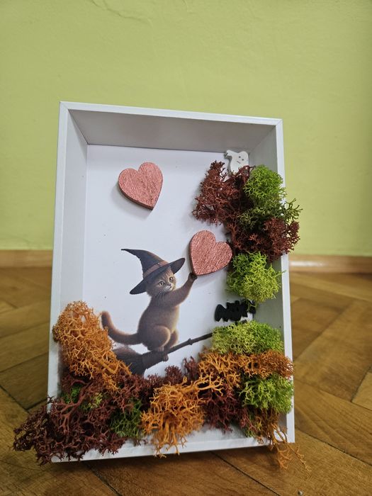 Tablou decorativ cu pisicuta si licheni