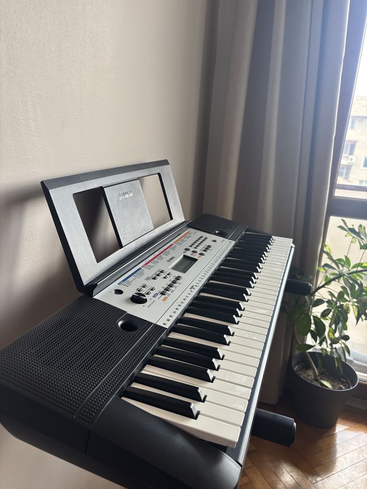 Yamaha YPT-255 синтезатор