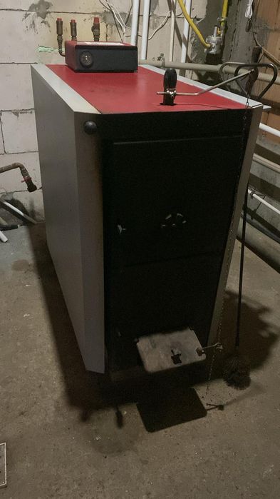 Vând centrala pe lemne Viadrus