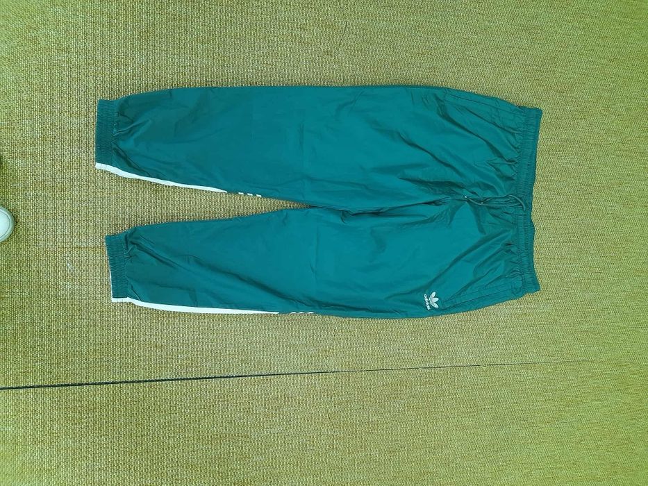 Pantaloni Adidas noi