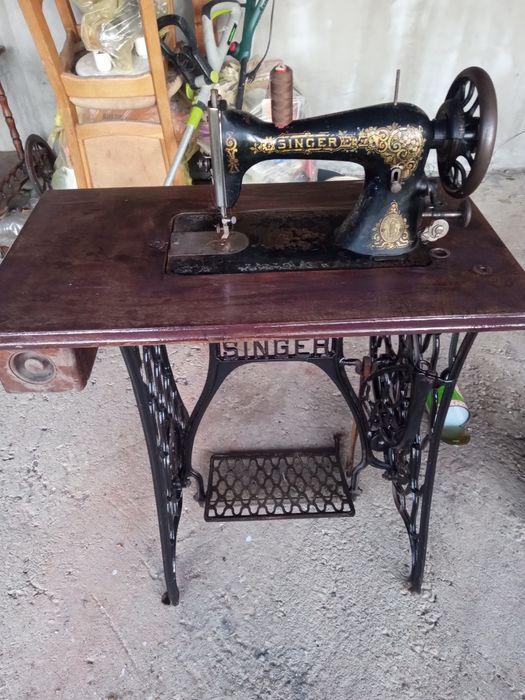 Mașină de cusut Singer funcțională