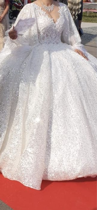 Vand rochie mireasa cu toate accesoriile