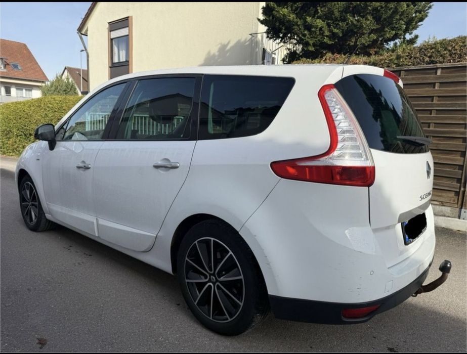 Dezmembrez Renault Scenic 2011 1.9 euro 5