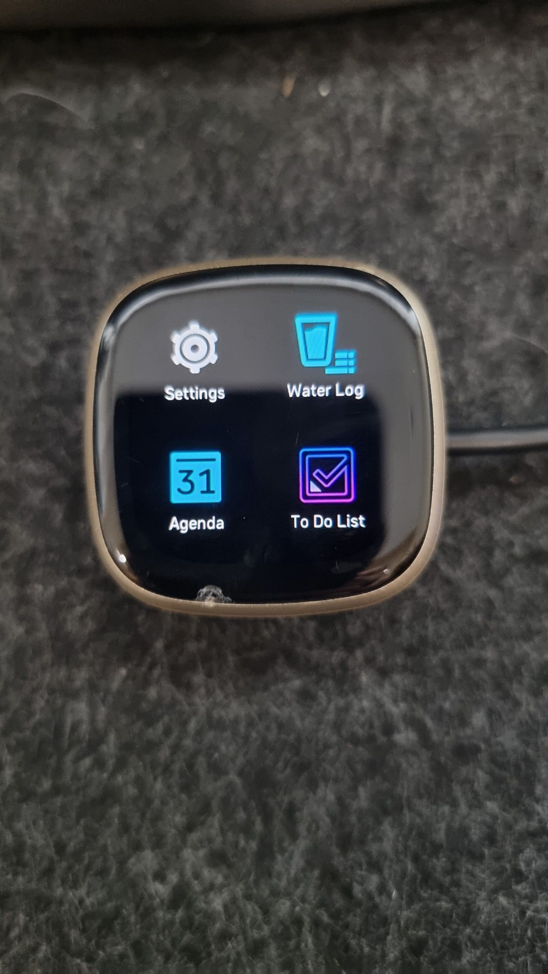 Fitbit Versa 3 самрт часовник
