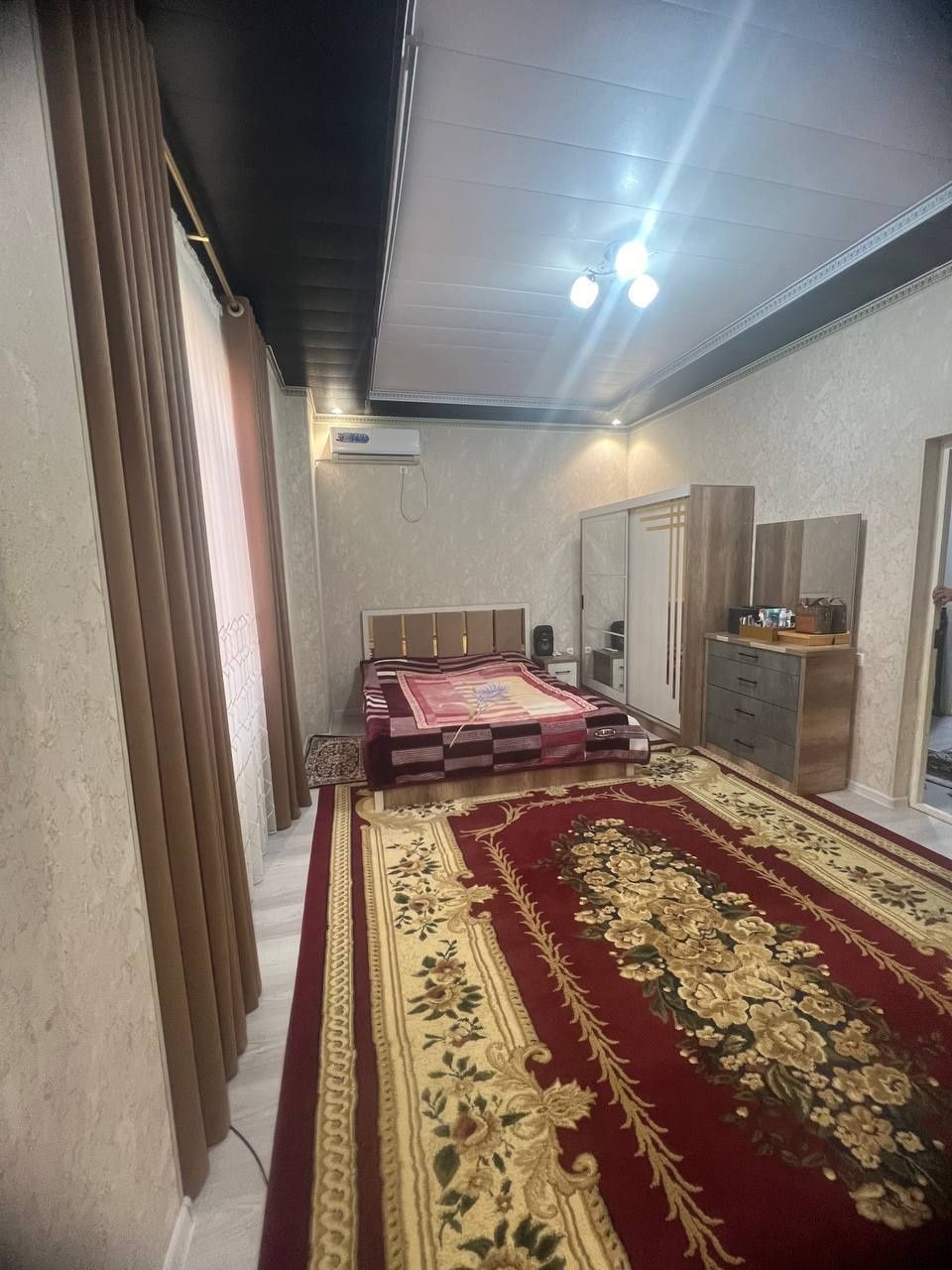 Продам коттедж 1,5 соток, 5 комнат, ор-р: на палевой дороге Аэропорта