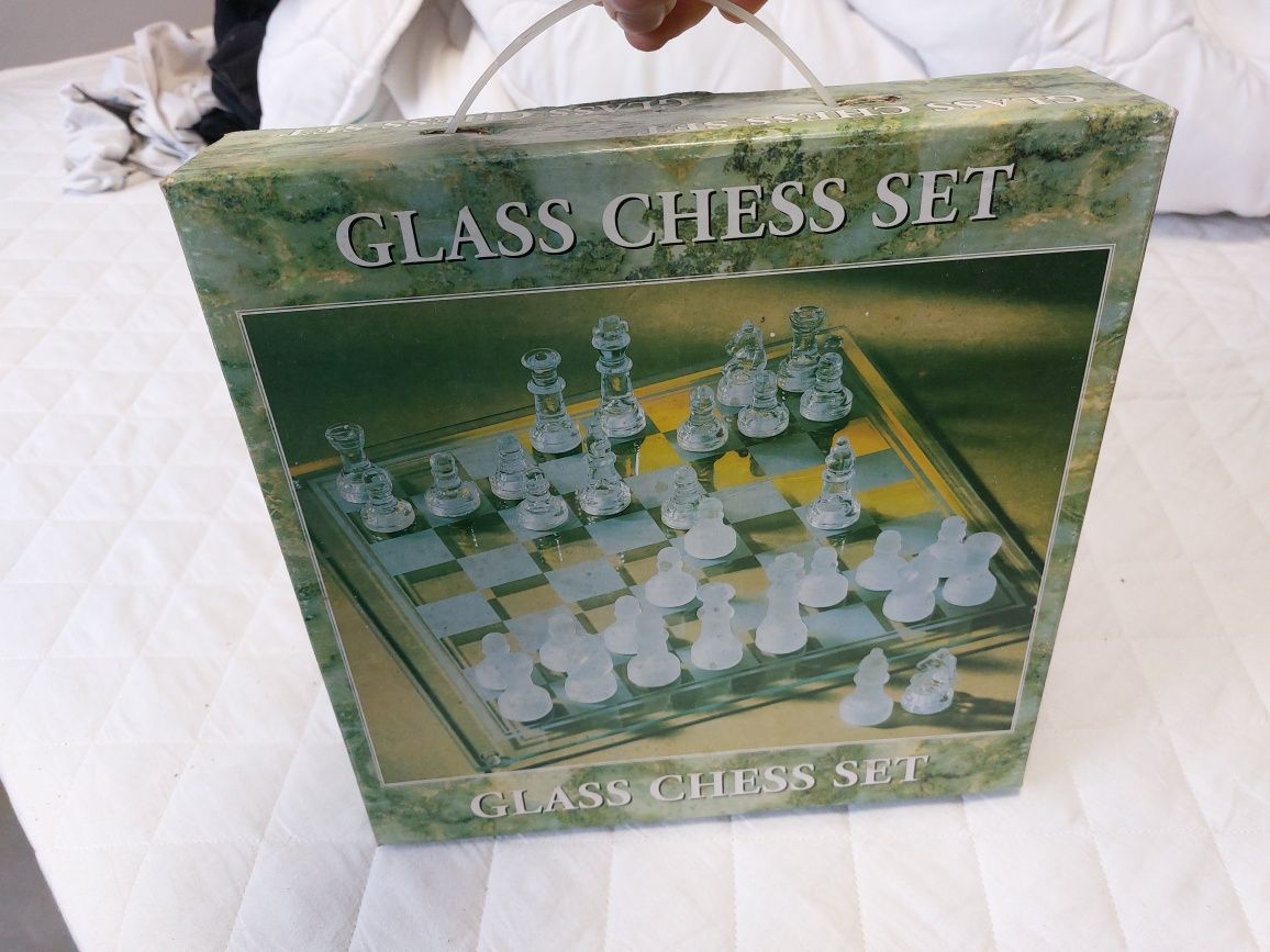Стъклен шах 25х25см