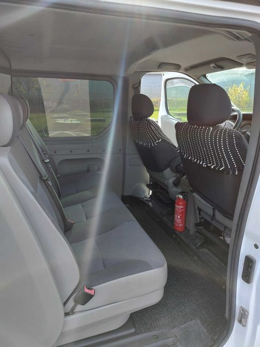 Opel Vivaro 5 locuri