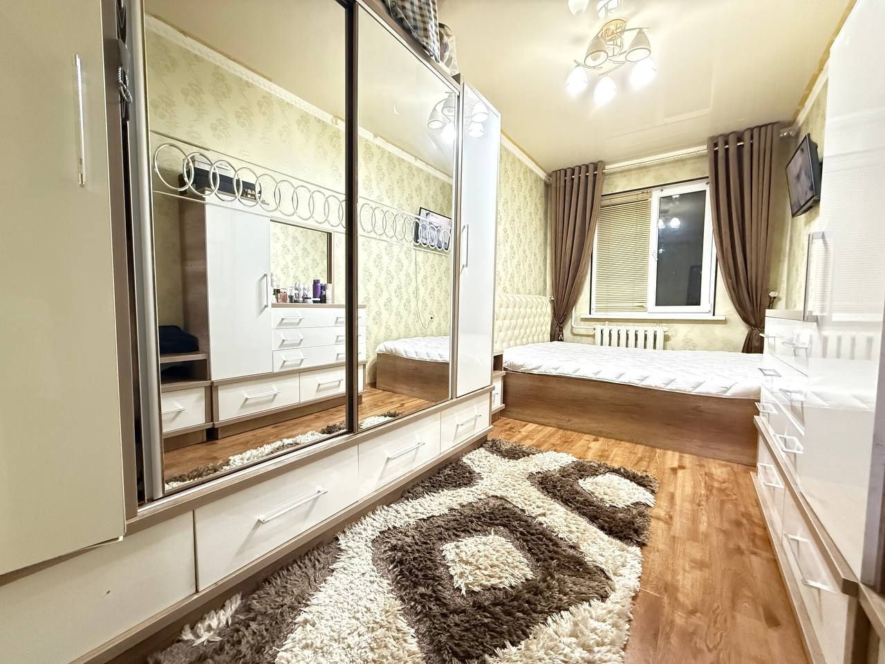 Юнусабад 11кв 2в3/2/4 70000у.е