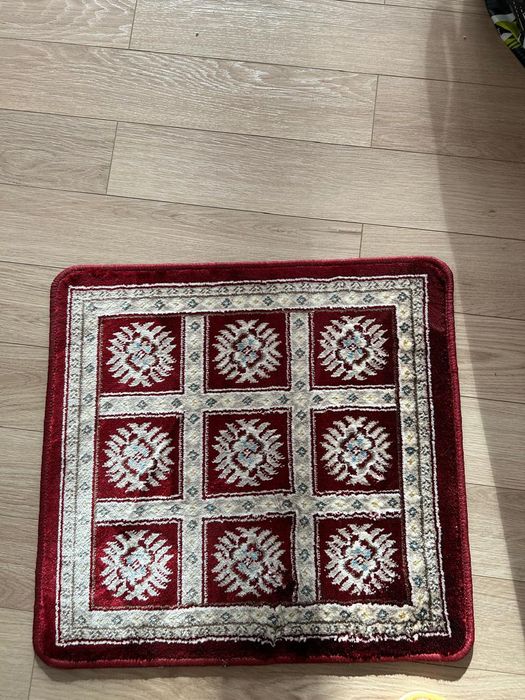 Шелковый коврик 50×50