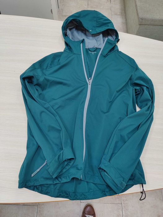 Ветровка с качулка