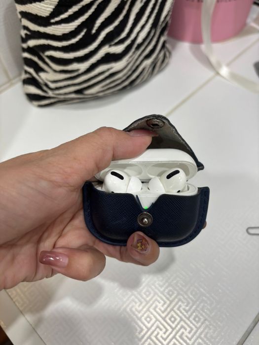 Продам Airpods AirPodsPro