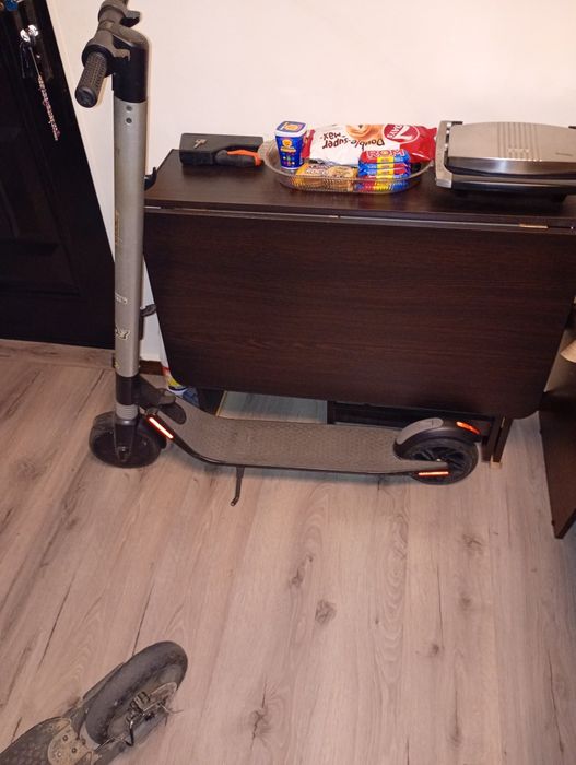 Vând doua trotinete in stare de funcționare,preț 15 mil .amândouă.