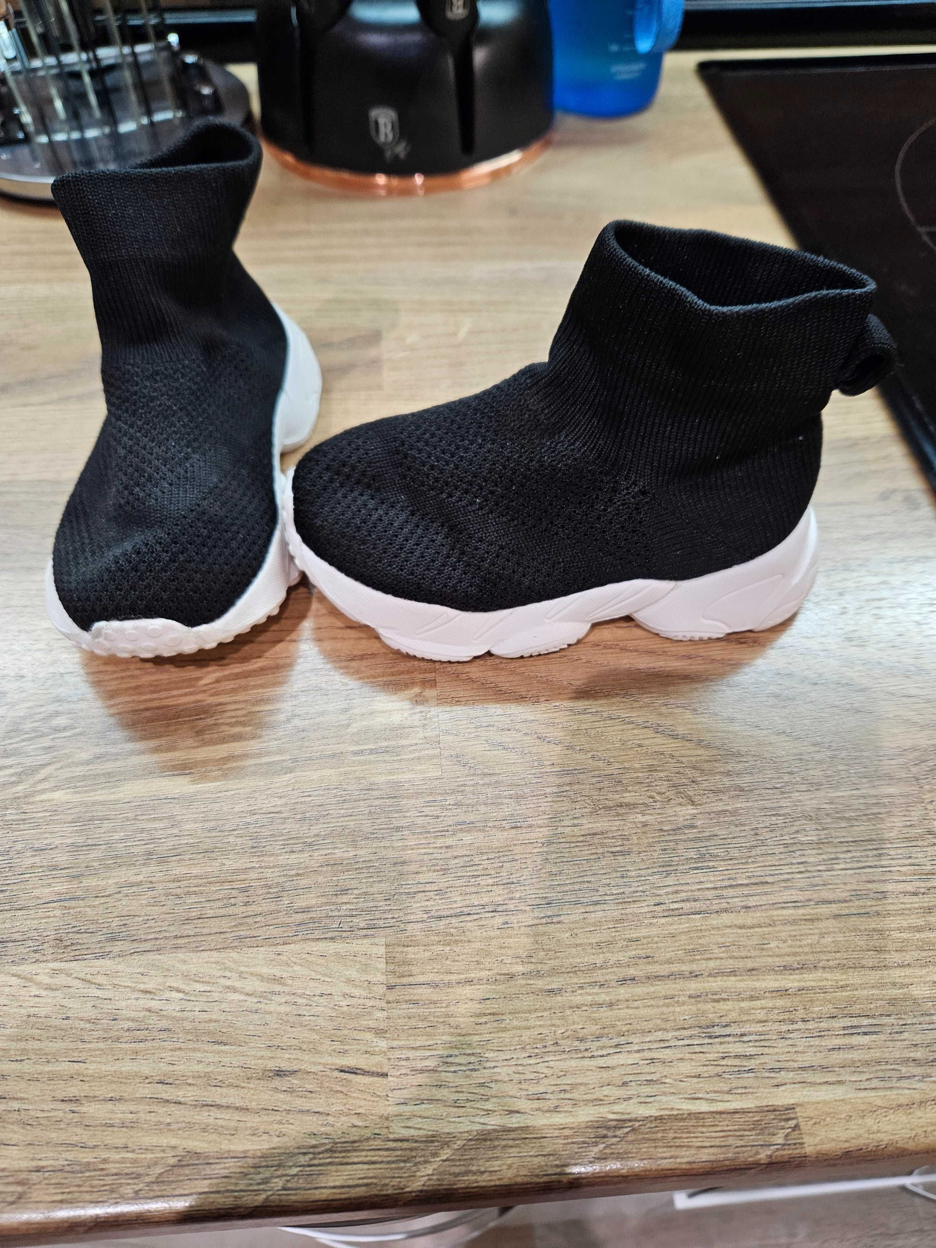 Обувки adidas за момче