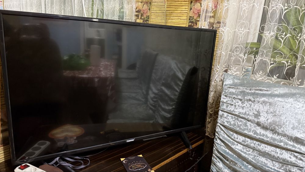 Срочно продам телевизор Malilai