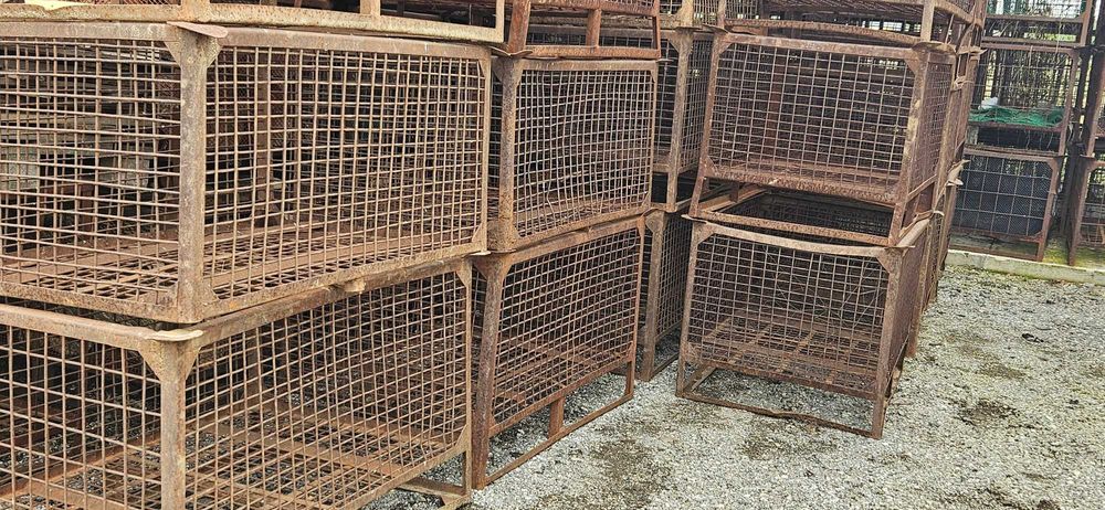 Продавам  метални бокс палети