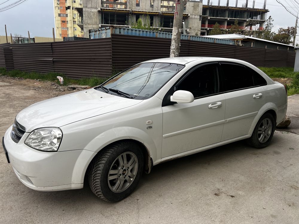 Lacetti 1.8 2ая позиция. своя, первый покупатель.