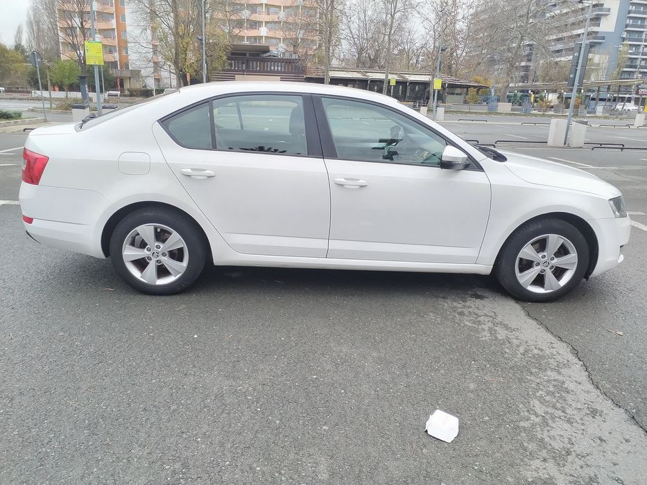Vând Skoda Octavia 3
