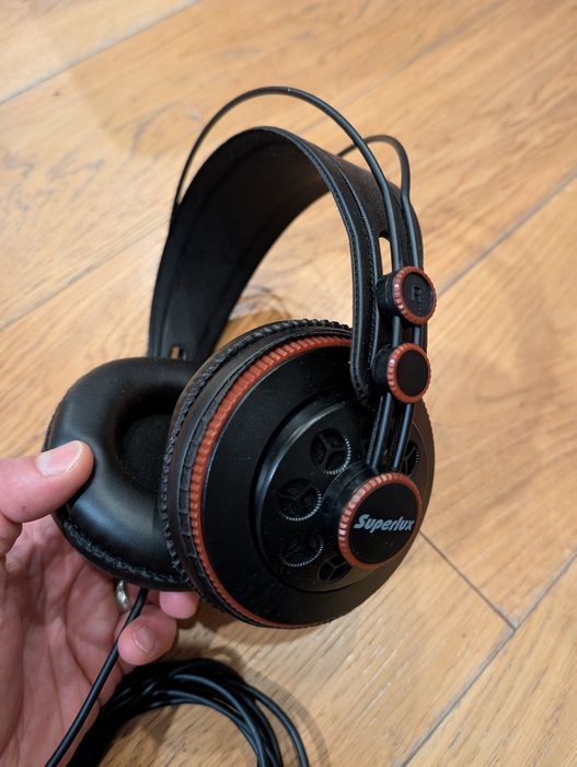 Casti studio/tobe Superlux HD-681
ro

Căşti de Studio
Superlux HD-681