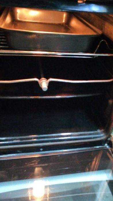 Продам отличную эл.плиту Kaiser.