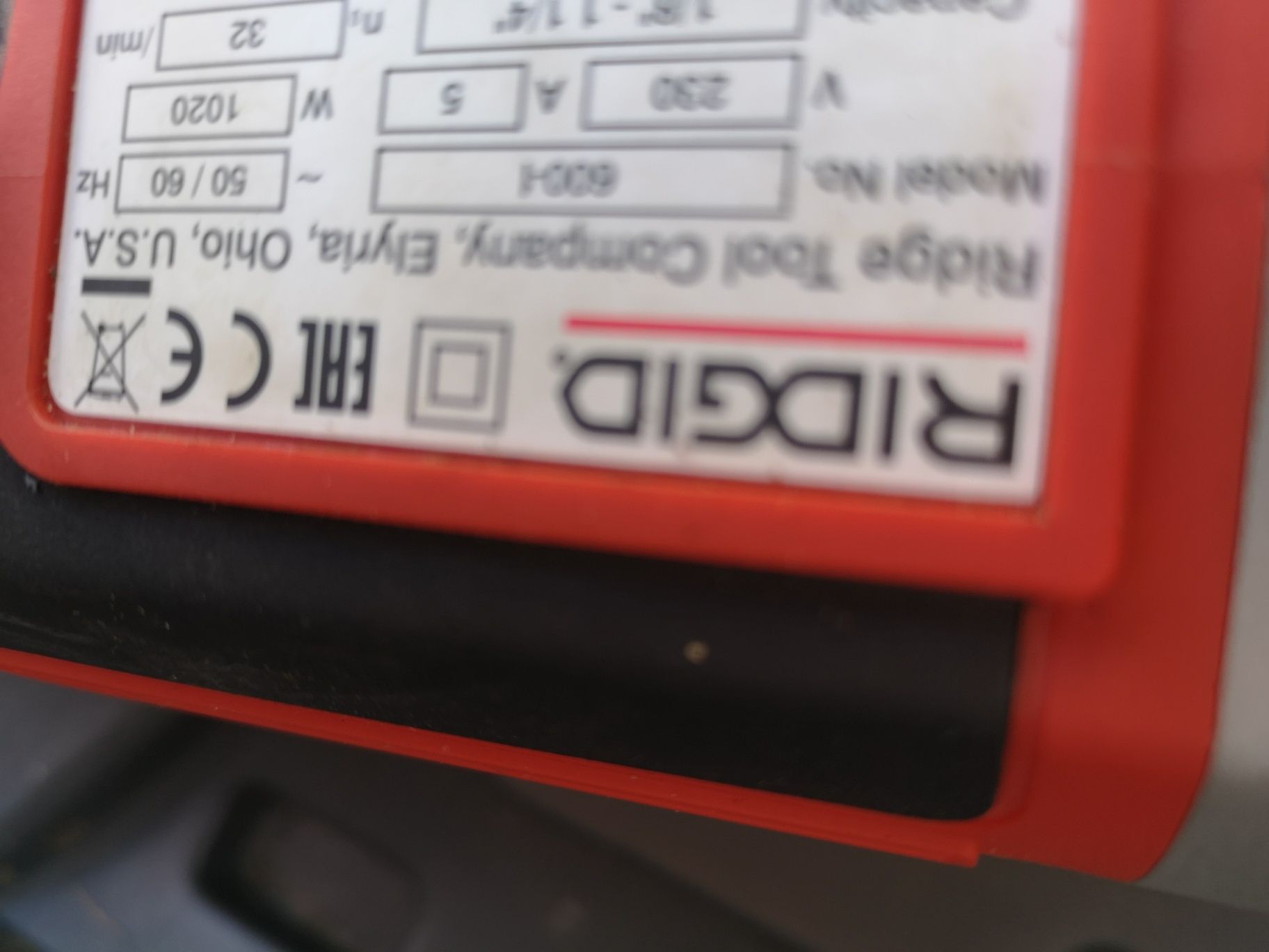 Ridgid 600-I Ръчна Резбонарезна Машина 1020W 3-30mm 1/8"-1"1/4