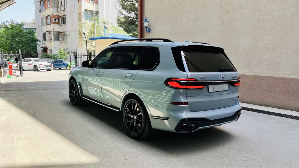 BMW X7 m60i продается в идеалном состояние