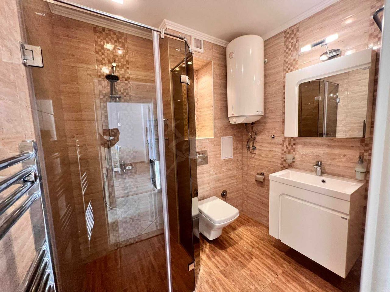 Продава се Двустаен апартамент в Свети Влас - 74 кв.м за 3602 €/кв.м - Снимка #3