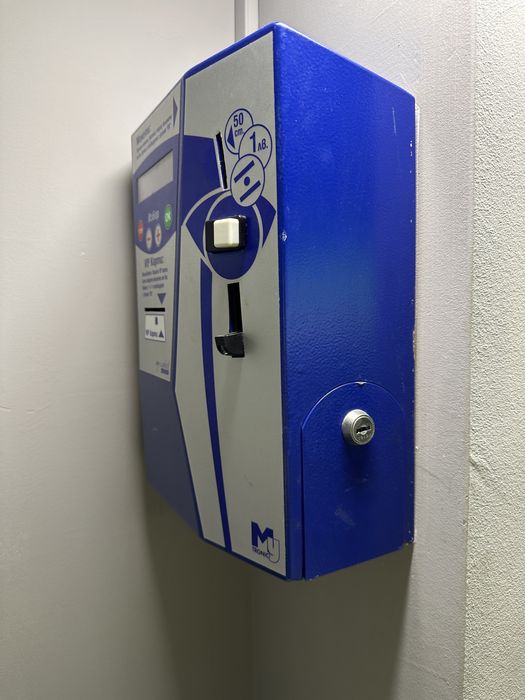 Монетник за солариум