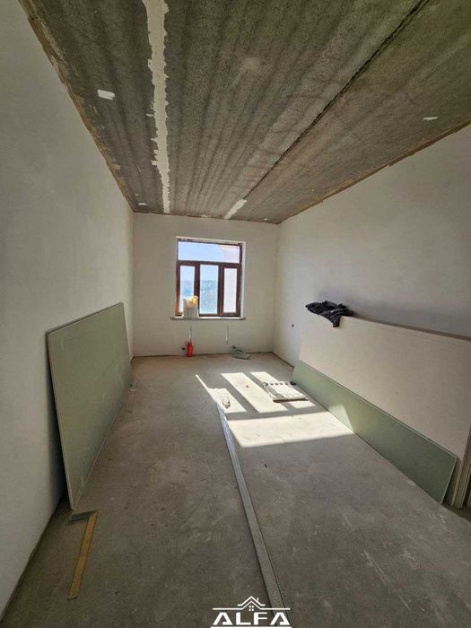 Buxoroda kvartira sotiladi 3 xonali 96m² 5-qavat.