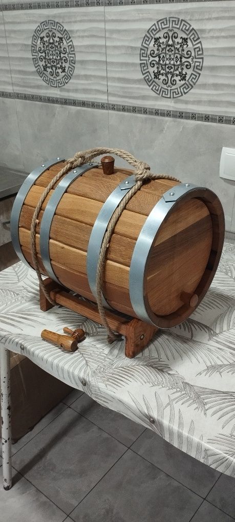 Дубовая бочка. Новая .