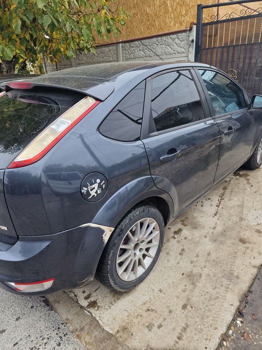 Vând sau schimb Ford focus