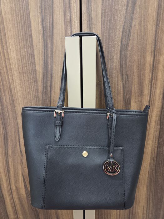 Michael Kors - оригинална черна дамска чанта