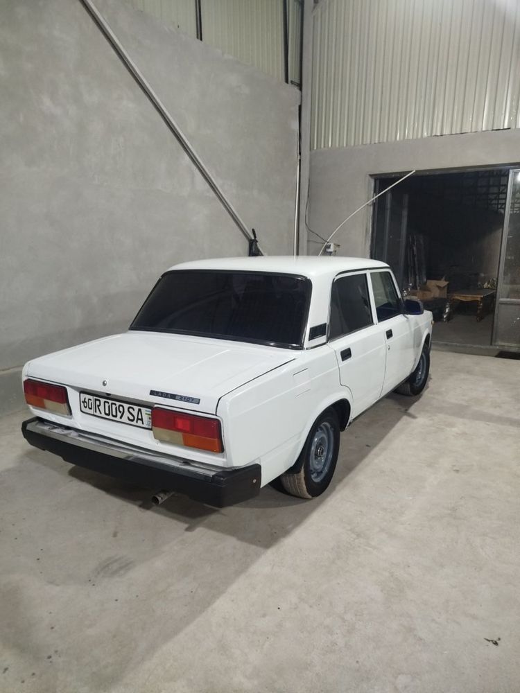 Vaz 2107 sotiladi